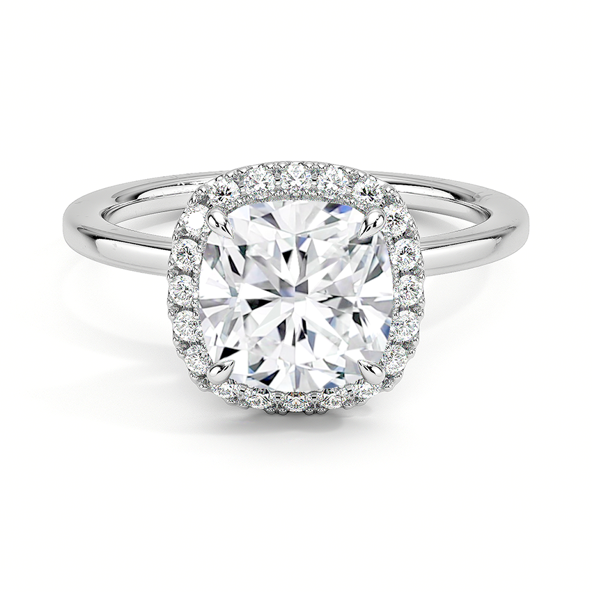 Anillo Alba con diamante cushion y halo delicado